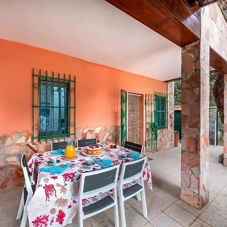 Beachfront In - 30 Meters Villa