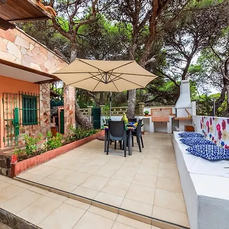 Beachfront In - 30 Meters Villa